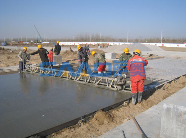 框架整平机在湖北省施工现场