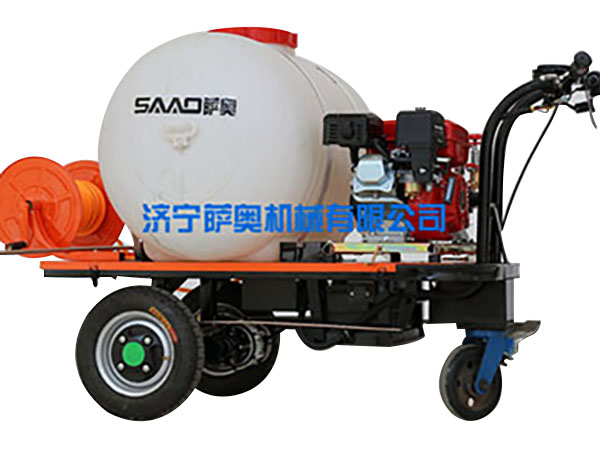 电动行走打药机